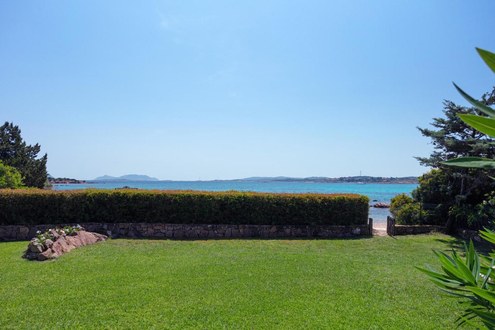 Baia Dorata Beach Apartment Porto Istana Dış mekan fotoğraf