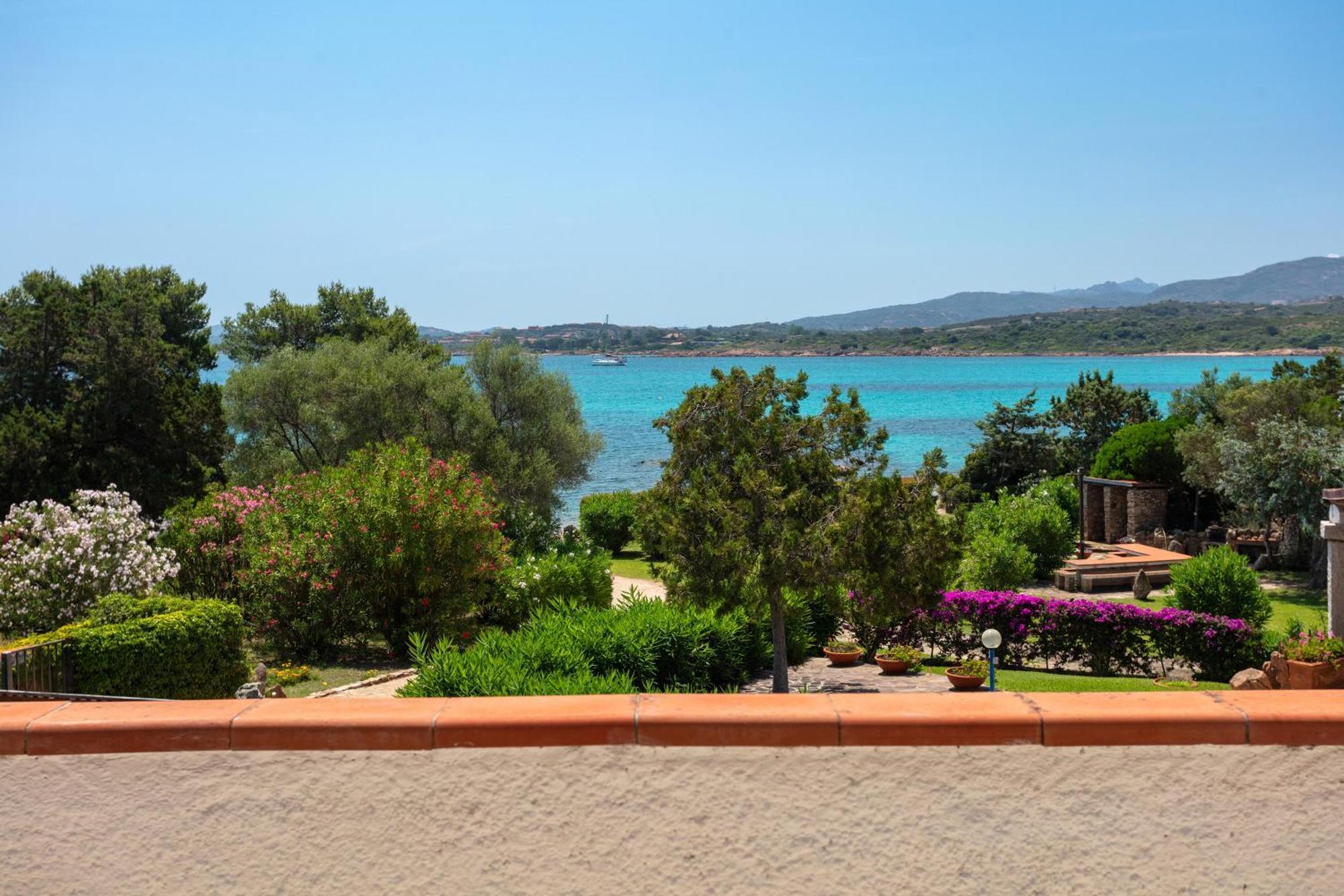 Baia Dorata Beach Apartment Porto Istana Dış mekan fotoğraf
