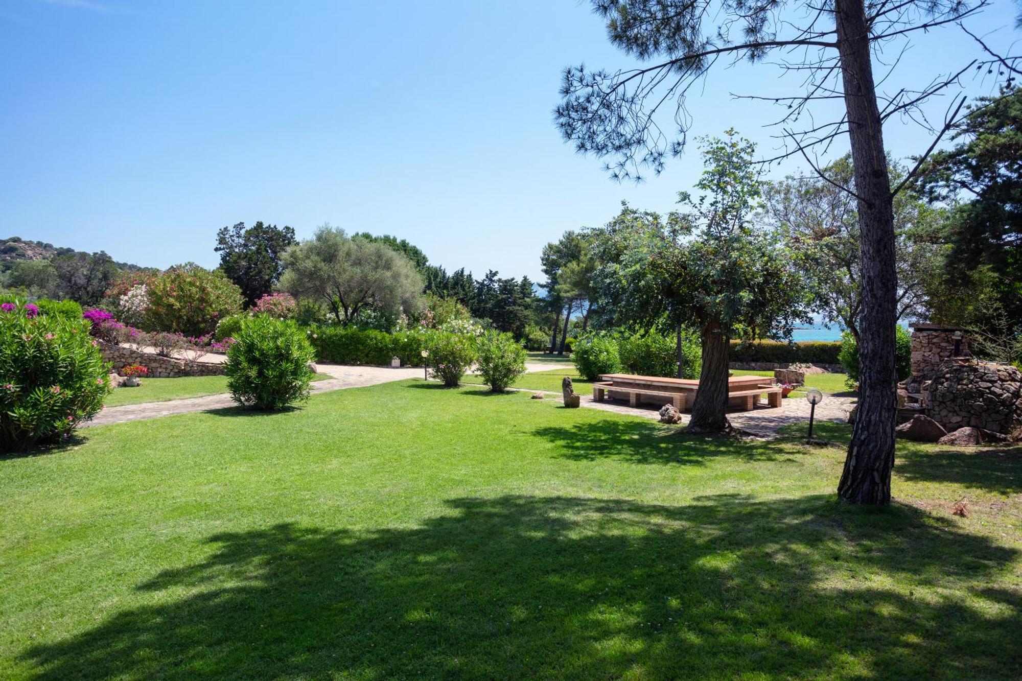 Baia Dorata Beach Apartment Porto Istana Dış mekan fotoğraf