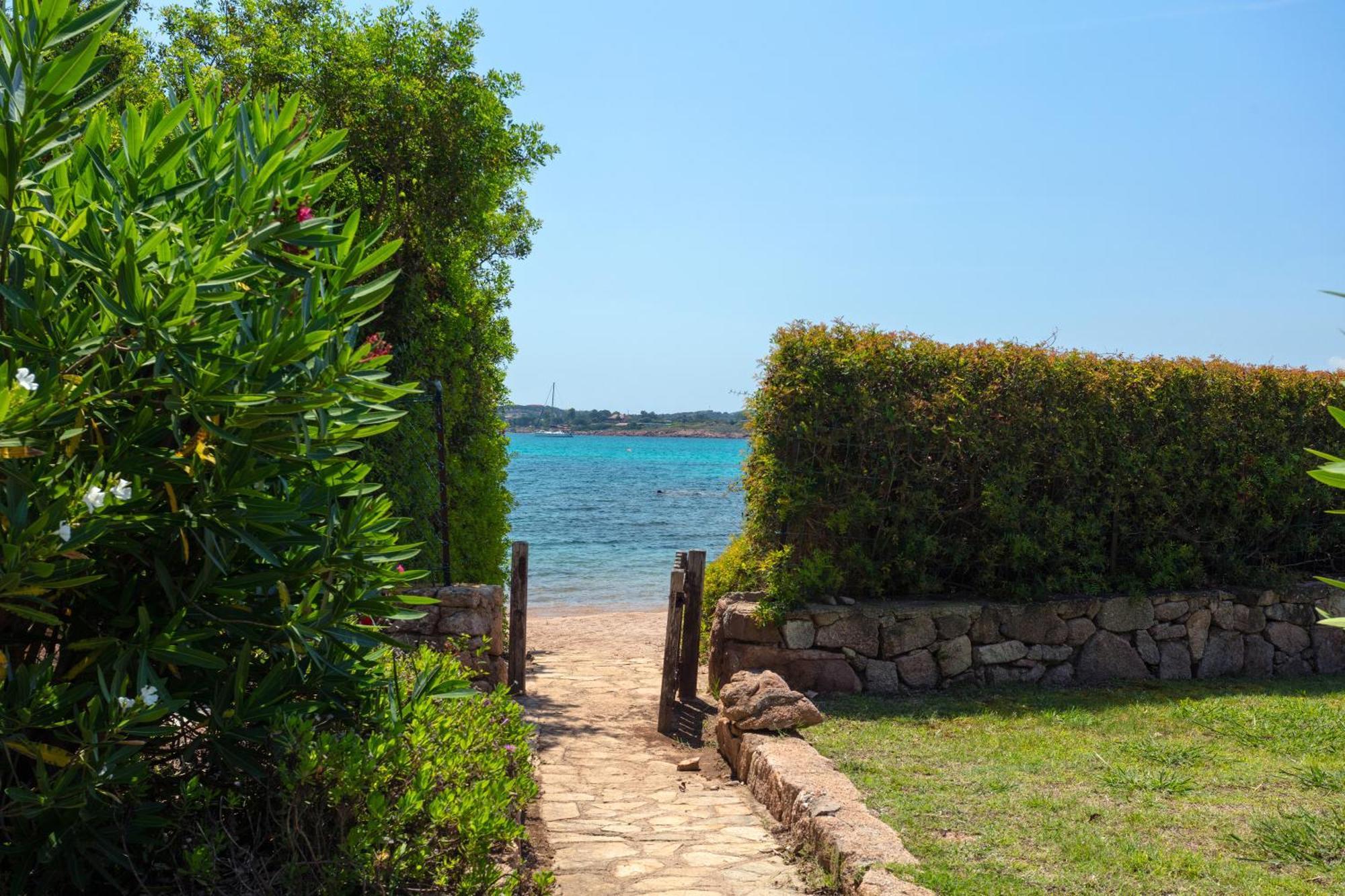 Baia Dorata Beach Apartment Porto Istana Dış mekan fotoğraf